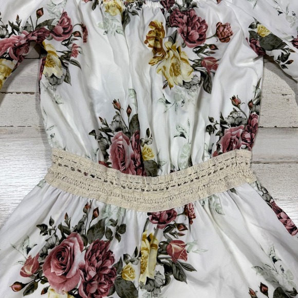 J For Justify Off Shoulder Floral Bell Sleeve Crochet Waist Romper Junior Size L - Picture 2 of 10